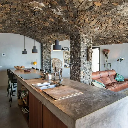 Homeforguest Nextdoor Oasis Ocean Front, Terrace, Natural Pool Holiday home *