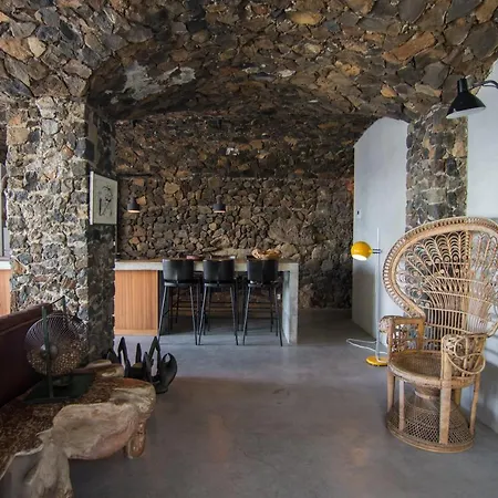 Holiday home Homeforguest Nextdoor Oasis Ocean Front, Terrace, Natural Pool Arico el Nuevo