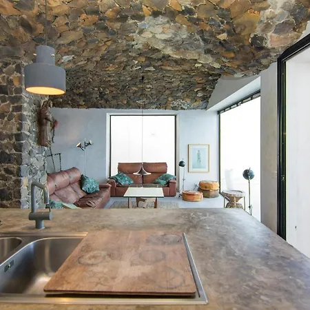 Homeforguest Nextdoor Oasis Ocean Front, Terrace, Natural Pool * Arico el Nuevo